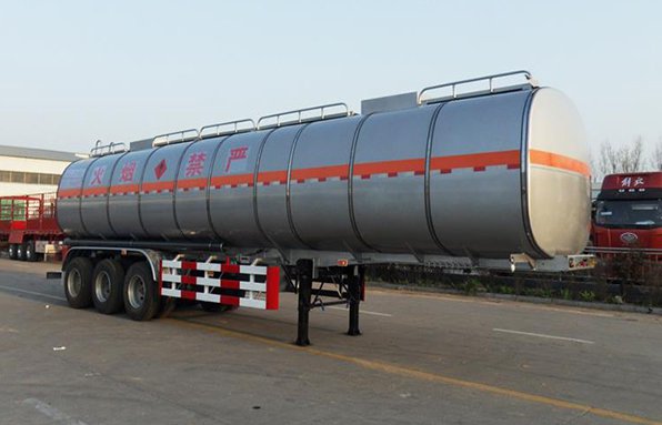 LHY9402GRY易燃液体罐式运输车(图1)