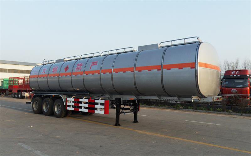 LHY9402GRY易燃液体罐式运输车(图2)