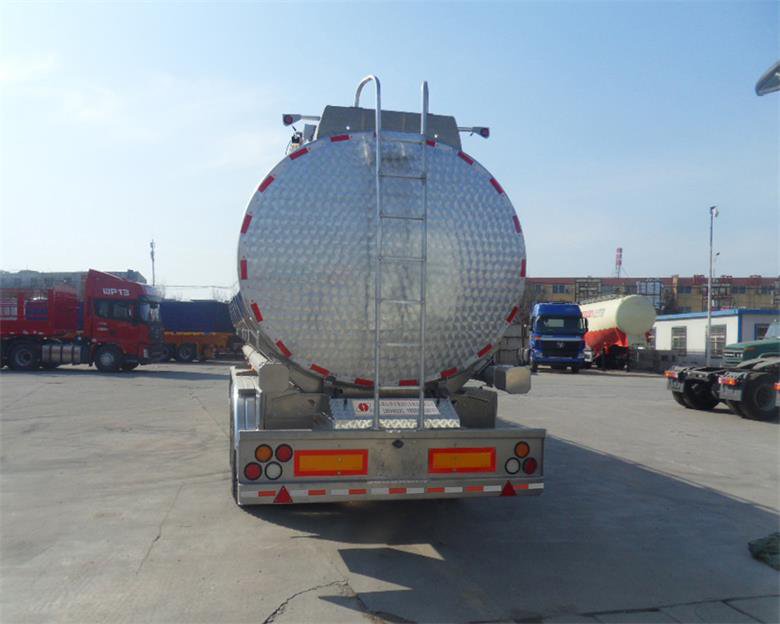 LHY9400GRH润滑油罐式运输车(图3)