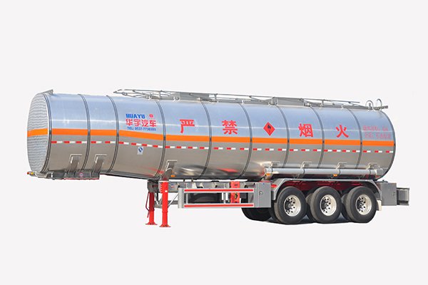 LHY9400GRYA铝合金易燃液体罐式运输半挂车(图1)